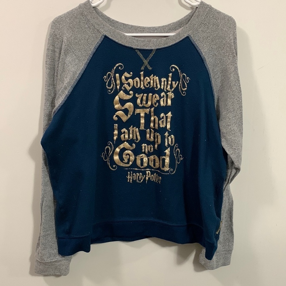 Harry Potter sleepwear Youth 16-18, some wear but good condition, PJ top only
